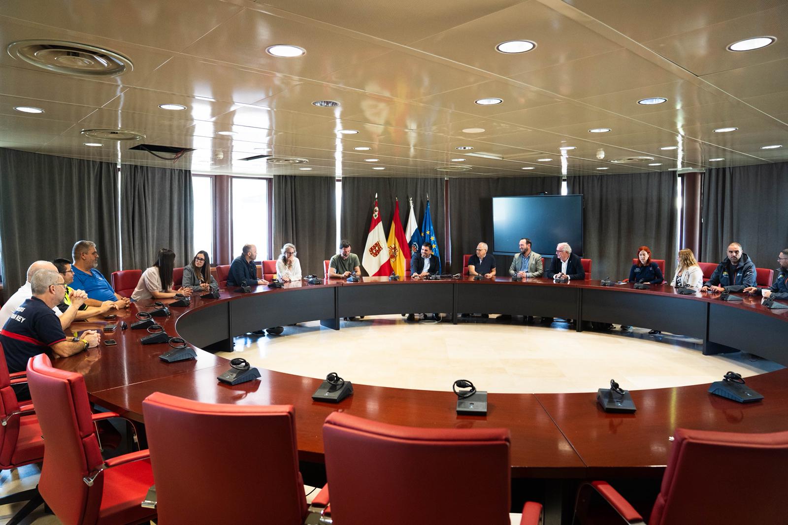 Imagen de El Gobierno refuerza el sistema de emergencias en La Gomera con un enlace permanente en la Isla